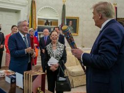 El canciller Marcelo Ebrard compartió una imagen del curioso momento. TWITTER/@m_ebrard