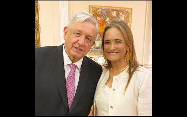 Patricia Armendáriz con el Presidente López Obrador en la cena en la Casa Blanca de ayer. TWITTER@PatyArmendariz