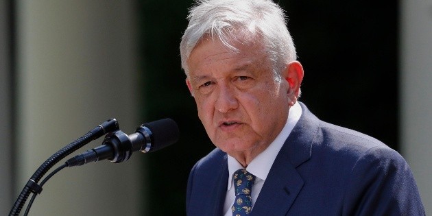 L&oacute;pez Obrador vuelve a M&eacute;xico tras reunirse con Trump