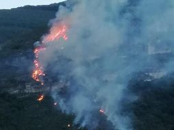 Las llamas se encuentran controladas en un 90 por ciento, detallan bomberos. ESPECIAL