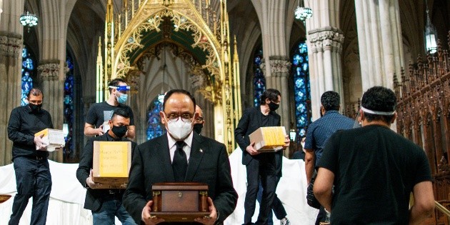 NY se despide de 250 "h&eacute;roes" mexicanos v&iacute;ctimas de COVID-19