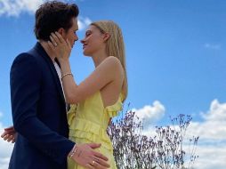 El hijo de David y Victoria Beckham compartió una romántica fotografía que fue rápidamente comentada. INSTAGRAM/brooklynbeckham