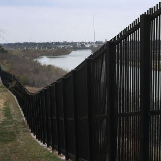 No vamos a engancharnos con Trump por construcción del muro: López Obrador