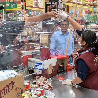 Caen ventas en tiendas de autoservicio en junio