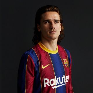 Barcelona presenta su uniforme para la temporada 2020-2021