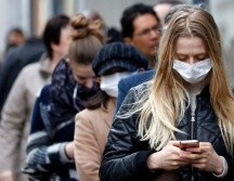Es inevitable que haya nuevos brotes de casos hasta que se alcance un umbral suficiente de protección en la población. GETTY IMAGES