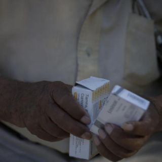 Habrá compras consolidadas de medicamentos en el exterior: López Obrador