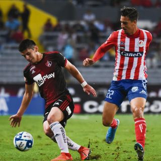 La defensa también hace sufrir a los Zorros