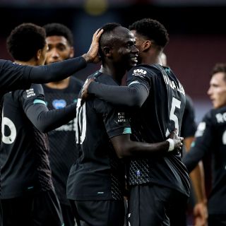 Liverpool levantará la Premier League en la grada The Kop de Anfield