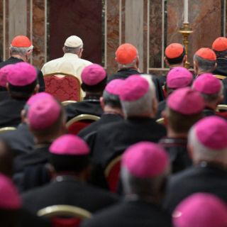 Obispos deberían reportar abusos a la Policía