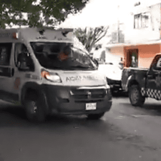 Sin mediar palabra, golpean a dos hombres hasta hacerlos convulsionar