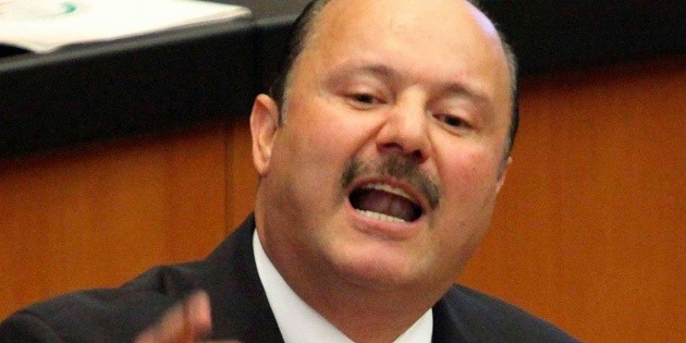 Retrasan audiencia de C&eacute;sar Duarte; insiste en salir bajo fianza