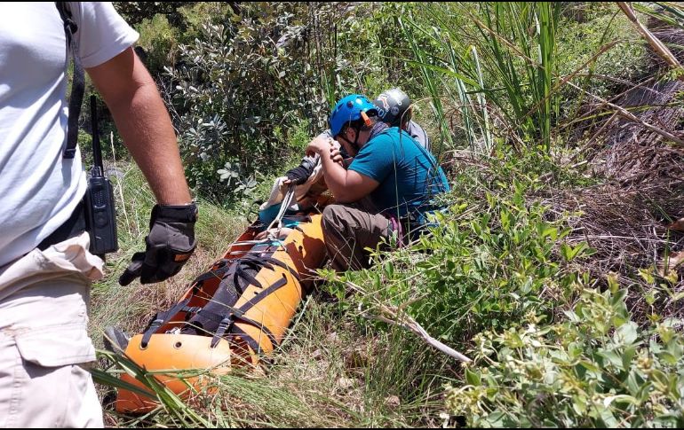 La mujer se encuentra en estado regular con luxación en el hombro y tobillo izquierdo, además de una fractura de nariz. ESPECIAL