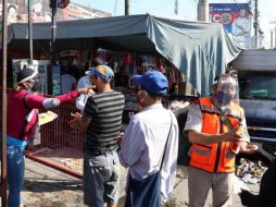 Instalan filtros sanitarios en El Baratillo y suspenden tianguis en Santa Teresita