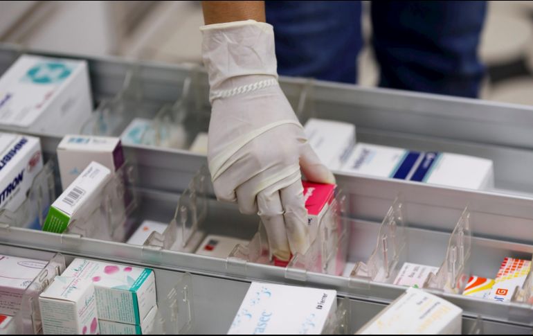 Empresas indican que los medicamentos y dispositivos tienen una fecha de caducidad que impide su almacenamiento, por lo que el Gobierno debe planear las compras. EFE/ARCHIVO
