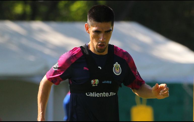 Elementos como José Madueña podrían ir de titulares en el duelo ante Cruz Azul. Cortesía / @Chivas