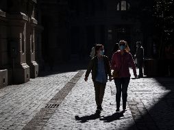 En la capital, donde vive casi la mitad de los 18 millones de habitantes de Chile, la apertura gradual dependerá de decisiones con los alcaldes y sus estadísticas epidemiológicas. AFP/ARCHIVO