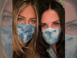 Jennifer subió una foto en donde se puede ver a un amigo de ella que está internado y que padece COVID-19. INSTAGRAM / jenniferaniston