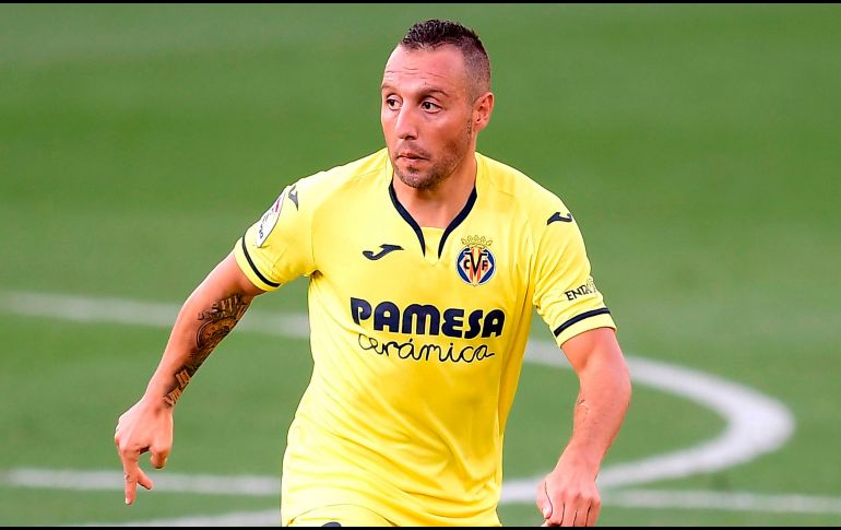 ADIÓS. El español Santi Cazorla se despidió del Villarreal y del futbol español. AFP