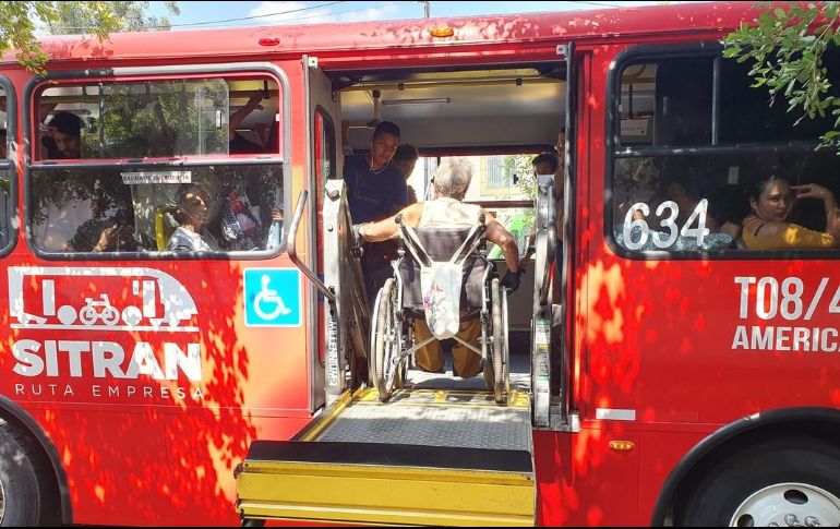 La CEDHJ emitió una recomendación dirigida a la Setran y a Siteur para que faciliten que las personas que viven con una discapacidad accedan al servicio de transporte. EL INFORMADOR / ARCHIVO
