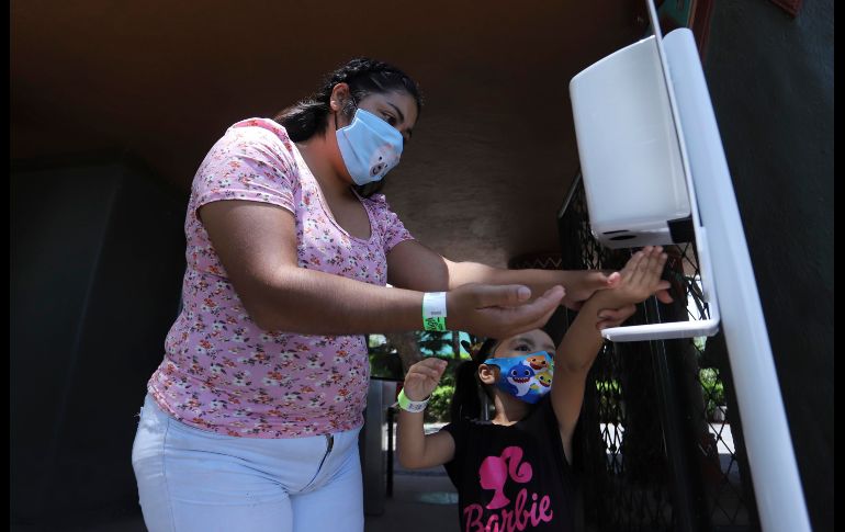 El Zoológico Guadalajara pide mantener la distancia social entre los visitantes, lavarse las manos y portar cubrebocas en todo momento. SUN / C. Zepeda