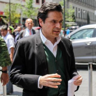 Zoé Robledo está bien de salud, asegura López Obrador