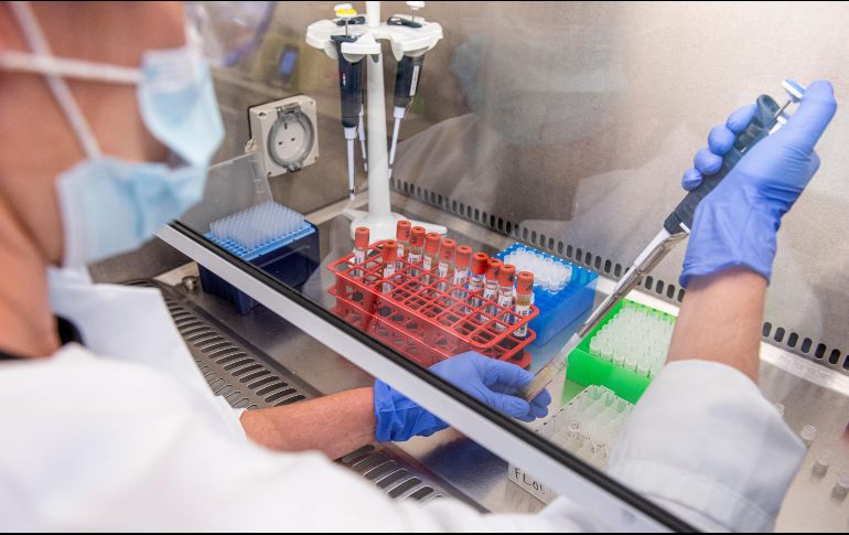 Ebrard explicó que se creó la Plataforma Acceso Global para la Vacuna contra el COVID-19, que tiene como objetivo destinar dos mil millones de dosis de la vacuna contra este virus para finales de 2021. AP / ARCHIVO