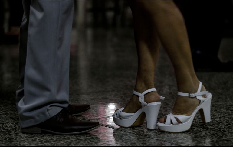 Solo podrán bailar parejas con una distancia de 1.5 metros entre sí, dejando fuera los bailes grupales. EL INFORMADOR/ARCHIVO