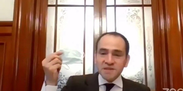 Cubrebocas, elemento importante para recuperaci&oacute;n econ&oacute;mica: Herrera