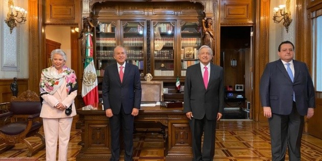 L&oacute;pez Obrador pide a gobernadores mantener coordinaci&oacute;n ante pandemia