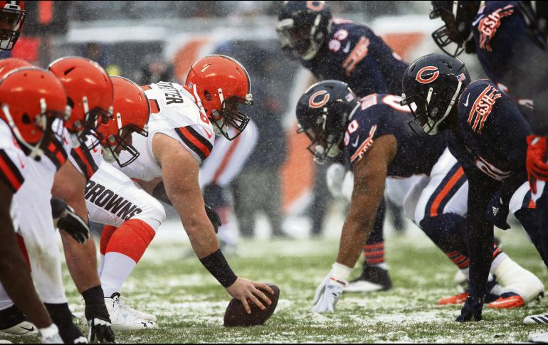 POCO A POCO. Los jugadores de los 32 equipos tendrían sus primeras prácticas a toda máquina hacia mediados de agosto. AFP • D. Buell