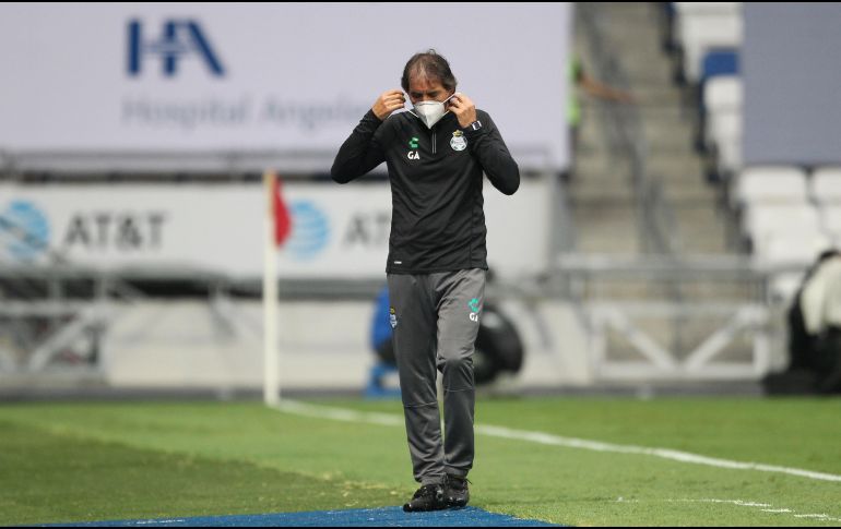 MOTIVADOS. El técnico uruguayo señaló la motivación de su equipo por debutar y vencer a uno de los candidatos al título. IMAGO7