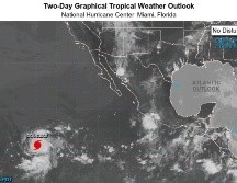 De seguir su trayectoria podría llegar a Hawái el domingo o el lunes, pero los expertos prevén que para ese entonces será una depresión tropical. ESPECIAL / nhc.noaa.gov