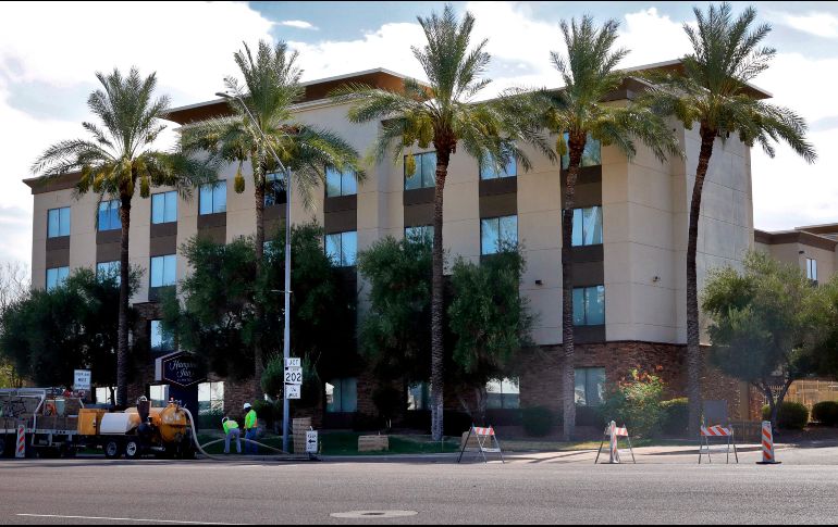 Según documentos, un contratista privado del ICE lleva a los niños a tres hoteles en Arizona y la frontera Texas-México donde son encerrados durante varios días. AP/M. York
