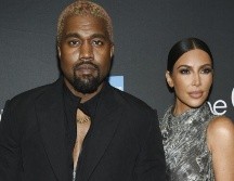Kanye publicó una serie de mensajes extraños en su cuenta de Twitter, afirmando, que Kim quería internarlo en una clínica psiquiátrica. AP / ARCHIVO
