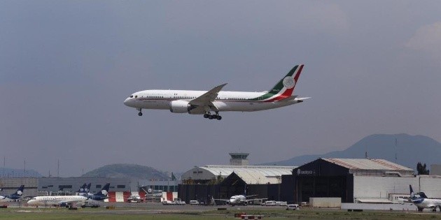 Aterriza el avi&oacute;n presidencial en el Aeropuerto de la Ciudad de M&eacute;xico