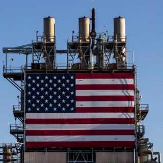 El petróleo de Texas baja pese a aumento de reservas