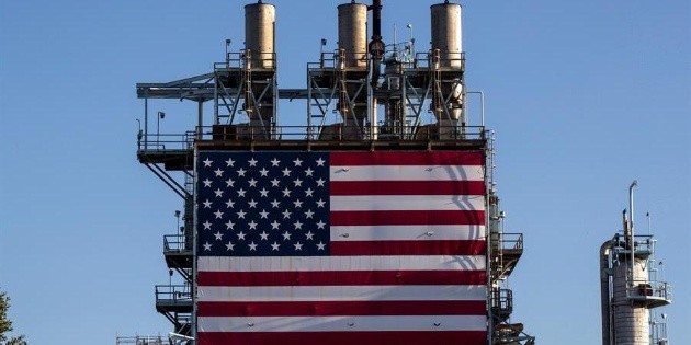 El petr&oacute;leo de Texas baja pese a aumento de reservas