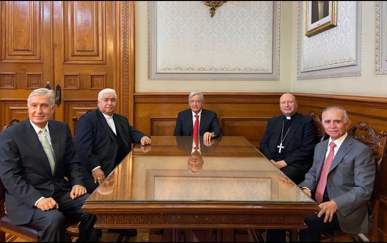 Este miércoles, el Presidente se reunión con autoridades católicas. TWITTER/@lopezobrador_