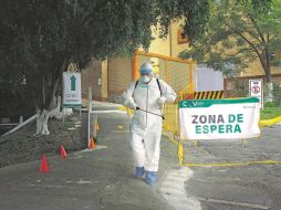 El Centro de Aislamiento Voluntario de la UdeG cuenta con más de 100 trabajadores y especialistas que brindan atención gratuita a los pacientes con COVID-19. ESPECIAL