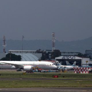 López Obrador asegura que hay dos ofertas por el avión presidencial