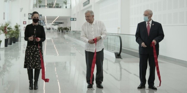 L&oacute;pez Obrador inaugura nuevo anexo de la terminal 2 del AICM