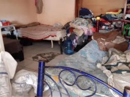 Durante las revisiones, autoridades han encontrado desorden en las habitaciones, alimentos echados a perder y bandejas con desperdicios. ESPECIAL