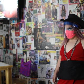 De "drag queens" a meseras, por COVID-19