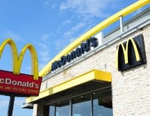 McDonald's deja en suspenso la reapertura de más restaurantes durante otros 30 días. AFP/ARCHIVO