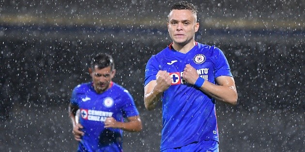 Cruz Azul sigue embalado