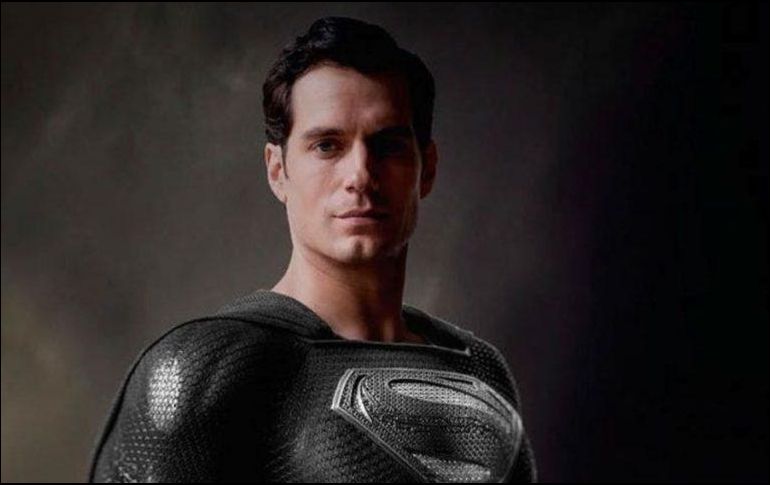 Los fans en redes sociales expresaron su emoción por la versión de Superman con traje negro. TWITTER / @DCcomicsMX
