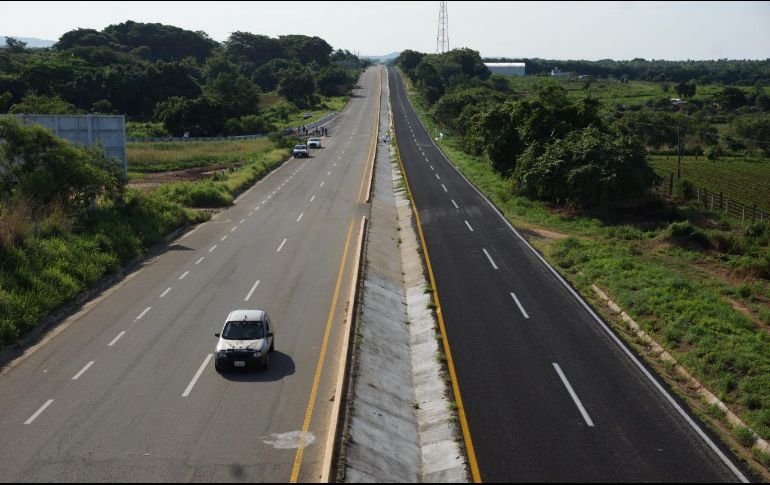 López Obrador acudió a supervisar los trabajos de la autopista Barranca Larga-Ventanilla, en Oaxaca. SUN/E. Hernández