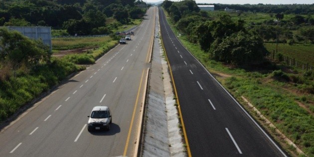 Construcci&oacute;n ayuda a la recuperaci&oacute;n, dice L&oacute;pez Obrador