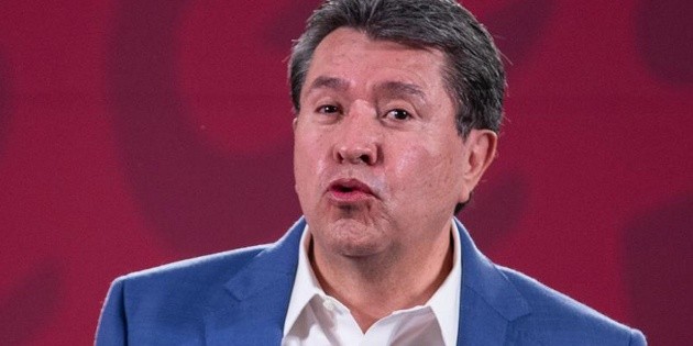 Monreal asegura que hubo sobornos detr&aacute;s de reformas estructurales